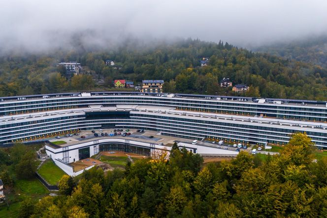 Wije się jak wąż! To najdłuższy hotel w Europie. Ma 330 metrów 