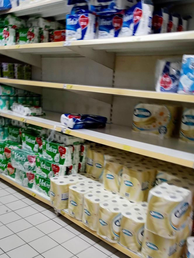 Oblężenie w szczecińskich sklepach z powodu koronawirusa