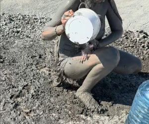 Maja Rutkowski zażywa błotnego SPA