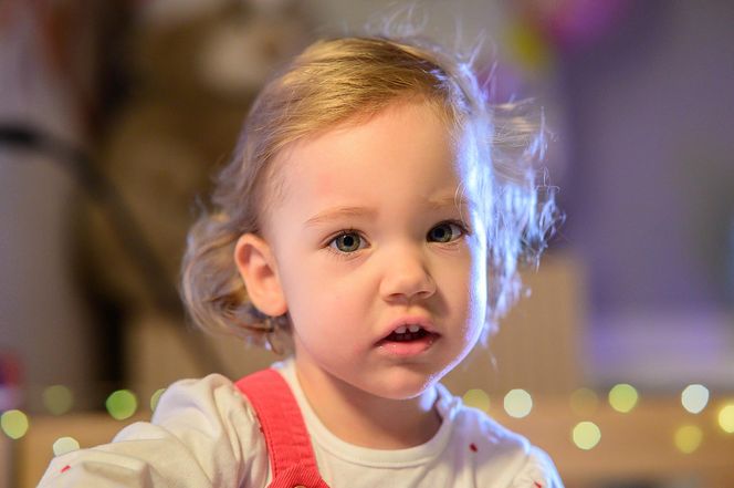 Chorą Nadię leczy czuły dotyk. To jedyne takie dziecko na świecie