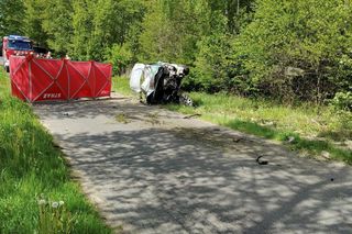 Osobowe BMW dachowało pod Mińskiem Mazowieckim. Kierowca był pijany, pasażer zginął na miejscu