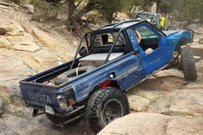 Off-road pick-up Toyota