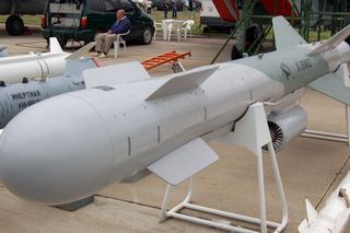 Rosyjski przemysł rakietowy w kryzysie? Sankcje utrudniają produkcję Ch-59