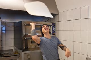 IVO VOLANTE ZAKŁADA PIZZERIĘ.