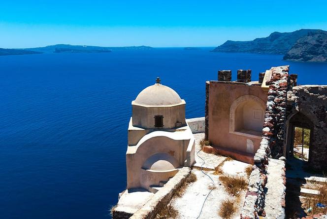 Trwa seria trzęsień ziemi na Santorini. Jak turystyczny region radzi sobie z sytuacją?