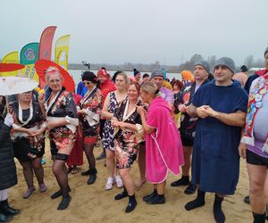 Mazowieckie Morsy otworzyły sezon morsowania 2025/2026 nad zalewem w Siedlcach