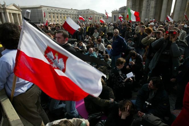 Tak wyglądał pogrzeb Jana Pawła II w Watykanie