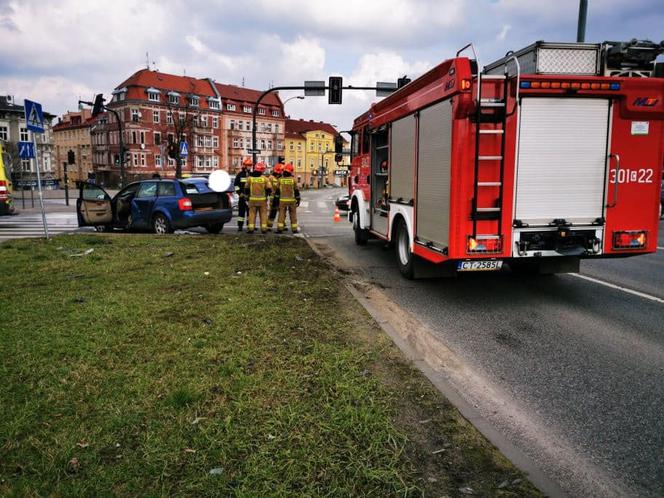 Wypadek na Placu Poznańskim. Jedna osoba trafiła do szpitala