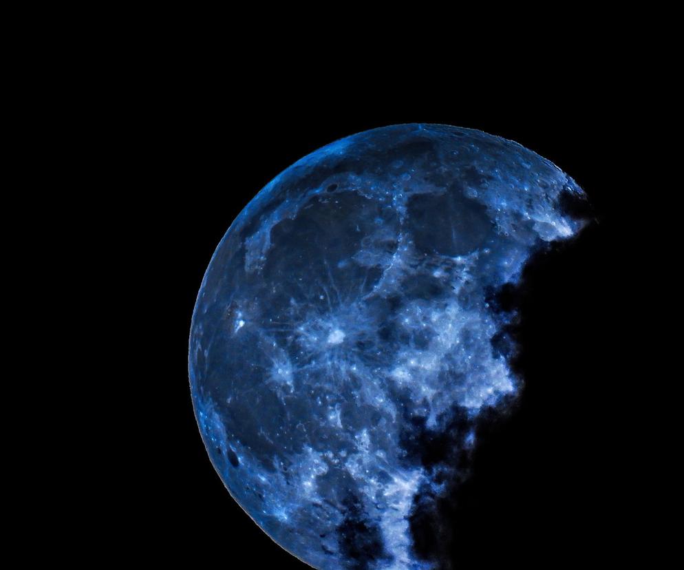 Dwie pełnie księżyca w sierpniu 2023! Co to oznacza? Czym jest Niebieski Księżyc?