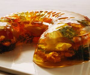 Wigilijny karp po żydowsku, czyli karp w galarecie na słodko