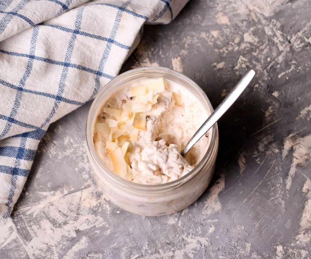 nocna owsianka kokosowa