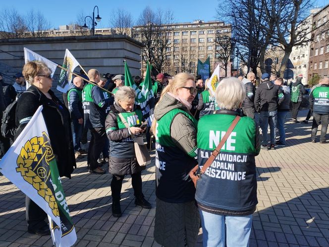 Górnicy protestowali pod ministerstwem przemysłu w Katowicach przeciwko likwidacji KWK Bielszowice