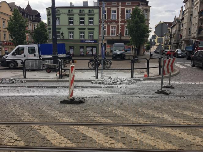 Trwa naprawa torowiska na Wybickiego w Grudziądzu