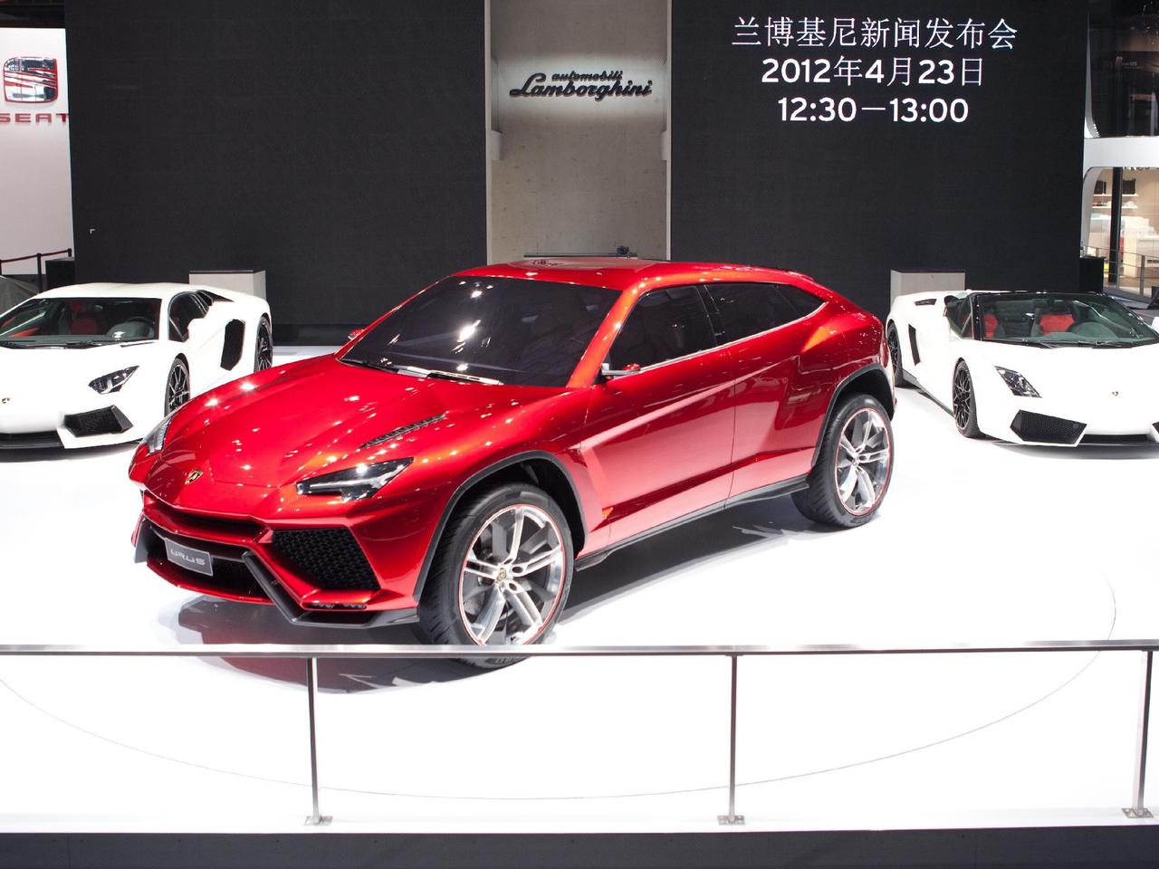 LAMBORGHINI URUS