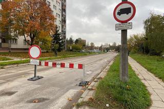 Wyznaczono przejazd ulicą, którą… też zamknięto. Łodzianie są sfrustrowani