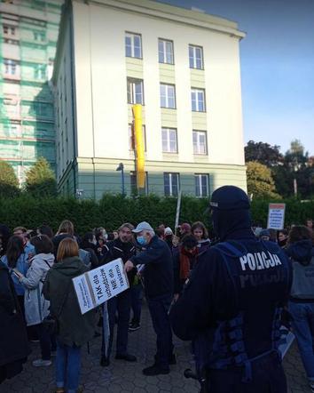 Warszawa: Trwa protest w obronie uchodźców