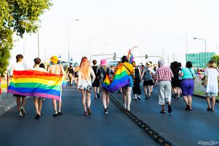 Marsz Równości w Krakowie - tłumy na wydarzeniu pod hasłem Zaczerpnąć tchu.