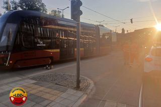 Poranny paraliż w centrum Łodzi. Wykolejony tramwaj zablokował ruch wokół dworca Fabrycznego