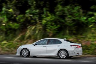 Hybrydowa Toyota Camry 2019
