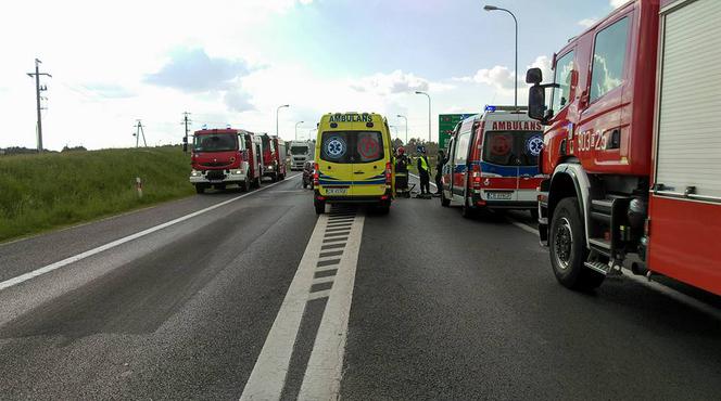 Wypadek w Pawłówku. Trzy osoby trafiły do szpitala! [ZDJĘCIA]