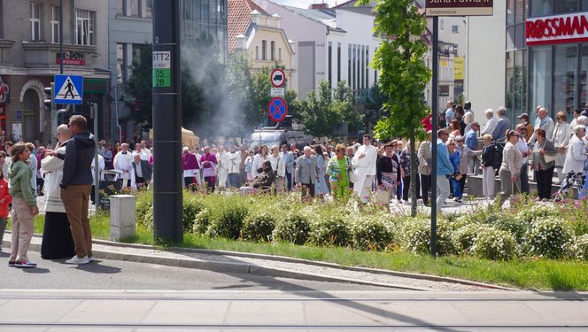 Boże Ciało 2025. Tysiące osób uczestniczyło w olsztyńskich procesjach