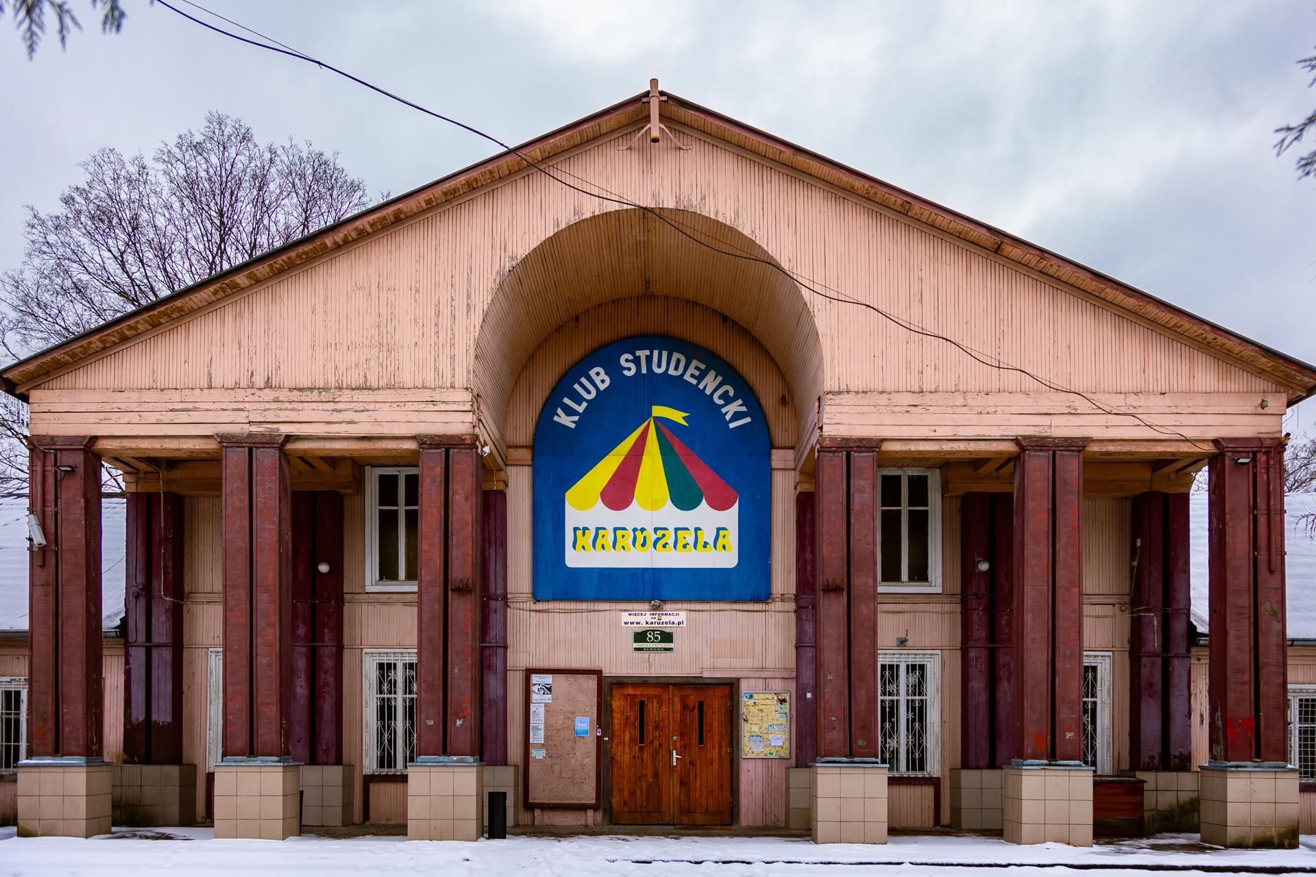 Osiedle "Przyjaźń" w Warszawie - zobacz zdjęcia pięknych drewnianych domków