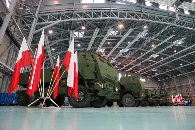 Pierwsze wyrzutnie rakiet HIMARS są w Polsce. Trafią do 16 Dywizji Zmechanizowanej [ZDJĘCIA]