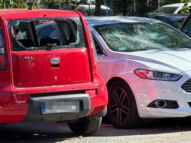 Uszkodzone samochody na Mokotowie