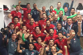 Euro 2016: Turcja przebiła Polskę?! ZOBACZ niesamowitą radość po awansie [WIDEO]