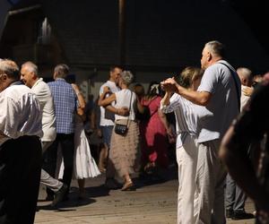 To będzie niezapomniane wydarzenie tej jesieni! Przed nami ostatnia potańcówka w skansenie w Lublinie