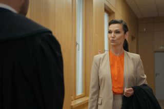 Barwy szczęścia, odcinek 3093: Mecenas Paszkowska oskarży Bruna o manipulowanie Klemensem. Prawniczka Bożeny da mu do myślenia 