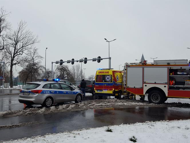 Posypał śnieg, posypały się kolizje w Lesznie 