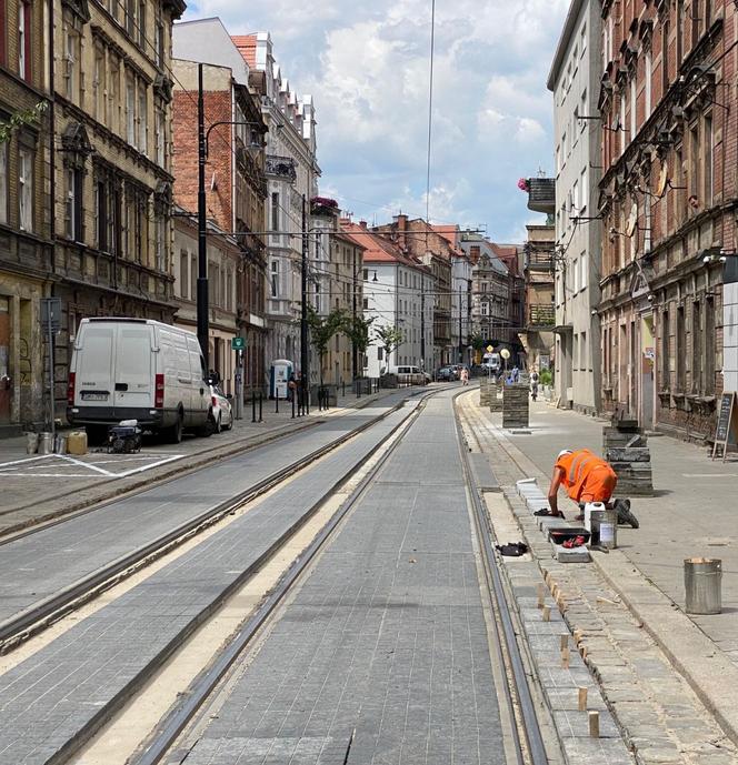 Wykonawca wznowił prace na ul. Katowickiej w Bytomiu