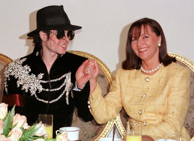 Michael Jackson zmarł 16 lat temu. Gdy odwiedził Polskę, wszyscy wstrzymali oddech. Te zdjęcia zachwycają