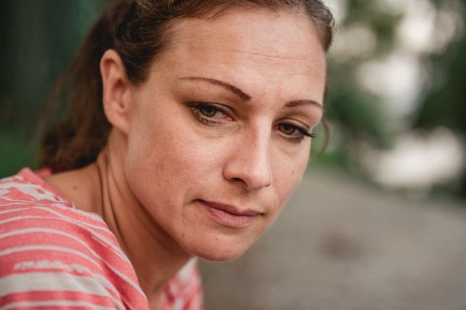 Chodzisz wiecznie nieszczęśliwy? Badacze nie mają wątpliwości: oto co wysysa szczęście