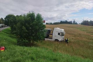 Tragedia pod Olsztynem. Osobówką jechała czteroosobowa rodzina. Ojciec i syn nie żyją