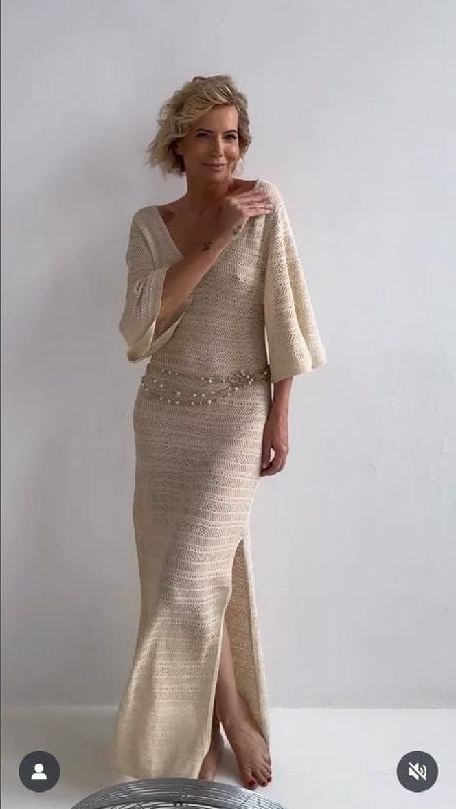 Paulina Smaszcz w beżu... a my w szoku! Gdzie ona schowała metrykę?!