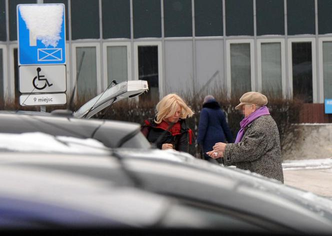 Katarzyna Figura odwiozła mamę do szpitala