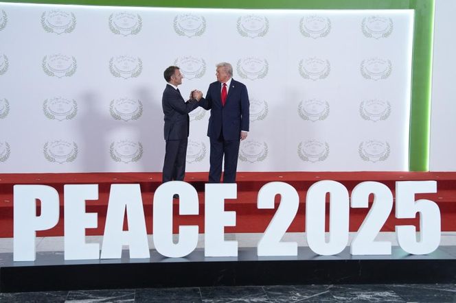 Emmanuel Macron i Donald Trump w Sharm el-Sheikh