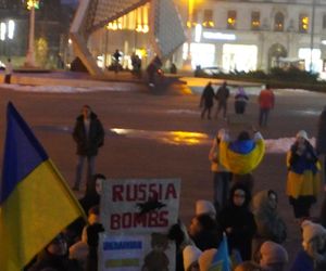 Manifestacja w trzecią rocznicę wybuchu wojny w Ukrainie