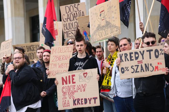 Protest przeciwko programowi "Mieszkanie na Start" w Warszawie