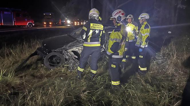 Zderzenie osobówki z ciężarówką na DK 10 pod Bydgoszczą! Jedna osoba poszkodowana [ZDJĘCIA]