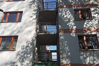 Balkony z widokiem na... ścianę. Szczecińskie osiedle stało się sławne na całą Polskę