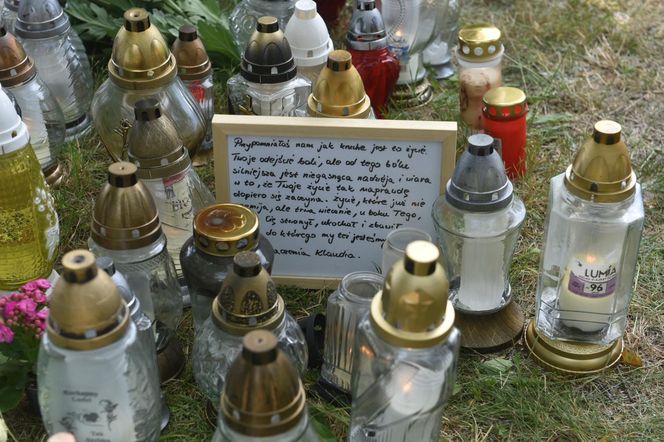 Marsz Milczenia dla Klaudii w Toruniu. „Niech nasza cisza przemówi głośniej niż słowa” [GALERIA]