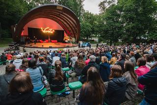 Muszla Koncertowa: Refleksyjny weekend koncertowy w Saskim