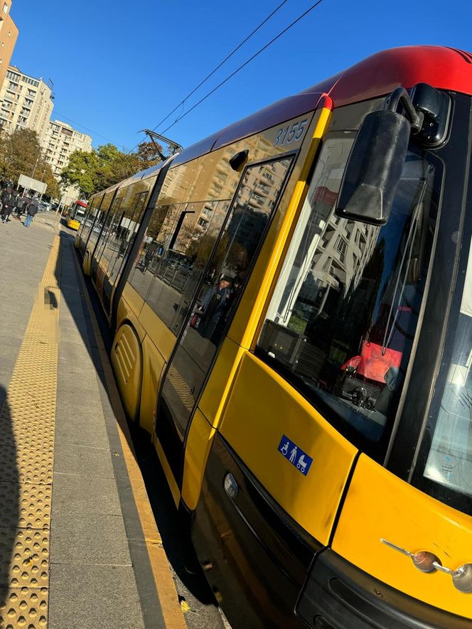 Warszawa:14-latek w padł po tramwaj! Miał w uszach słuchawki