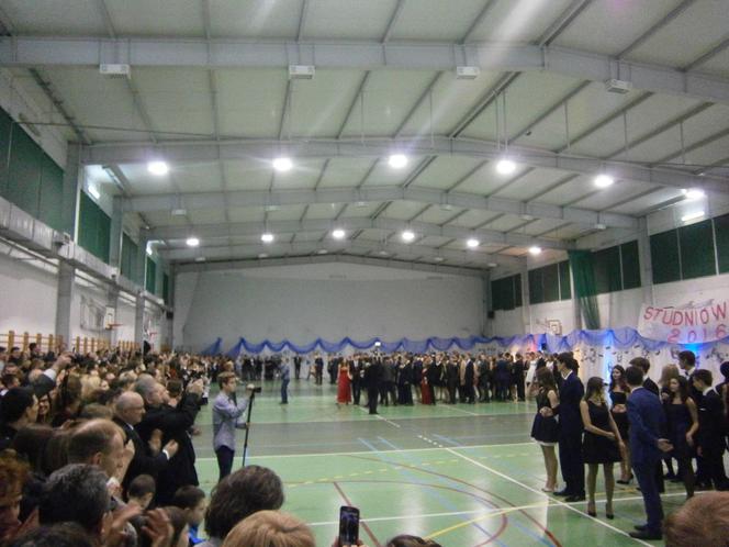 Studniówka w liceum Poniatowskiego