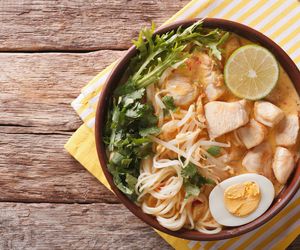 Zupa LAKSA – jak ją przyrządzić? [PROSTY PRZEPIS]