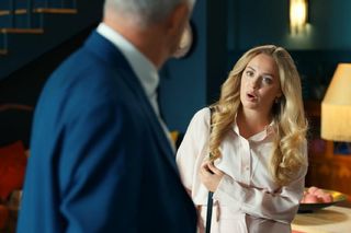 Barwy szczęścia odc. 3126. Oliwka (Wiktoria Gąsiewska), Henryk Kępski (Zbigniew Suszyński)