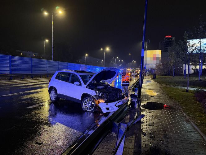 Karambol w Warszawie. 12 samochodów rozbitych, są ranni